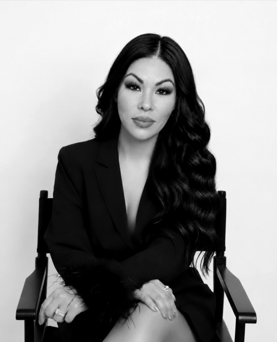 Jesenia V.